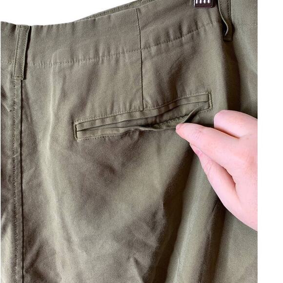 Lauren Ralph Lauren Twill Tapered Ankle Pant in Olive Fern Plus Size 16 - Picture 9 of 12